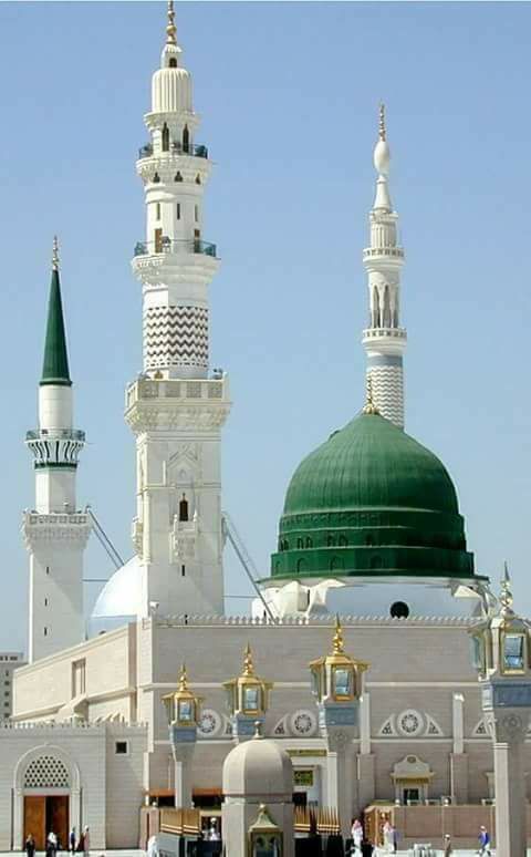 Gumbad-e-Khazra-vertical.jpg